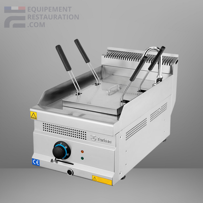 Cuiseur de pâtes sur table