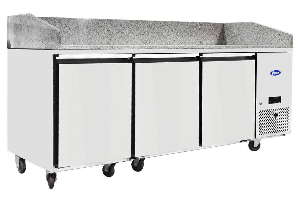 Table à pizzas réfrigérée avec dosseret - 3 portes - Inox et granit - EPF3485GR - EQUIPEMENT RESTAURATION 